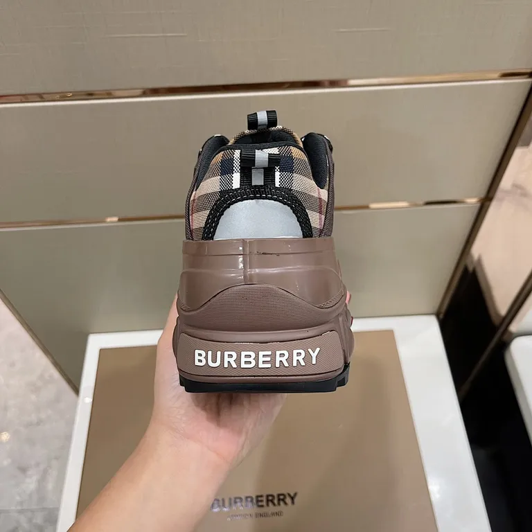 Burberry Shoe 